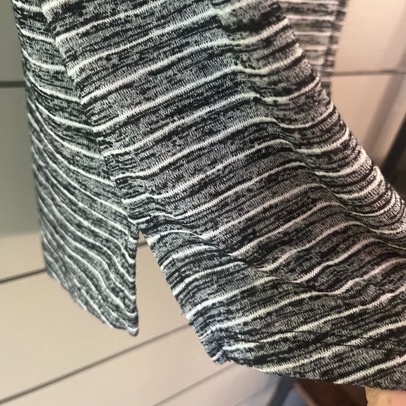 Athleta Breezy Tank Black/Gray/White stripes size M EUC‎ - Picture 7 of 9